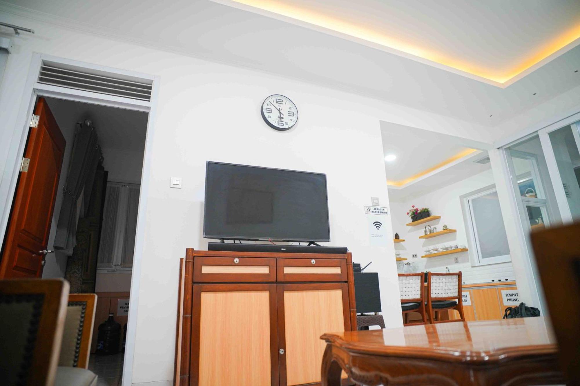 Schones Haus Private Pool & Netflix By Grorental Bandung Ngoại thất bức ảnh