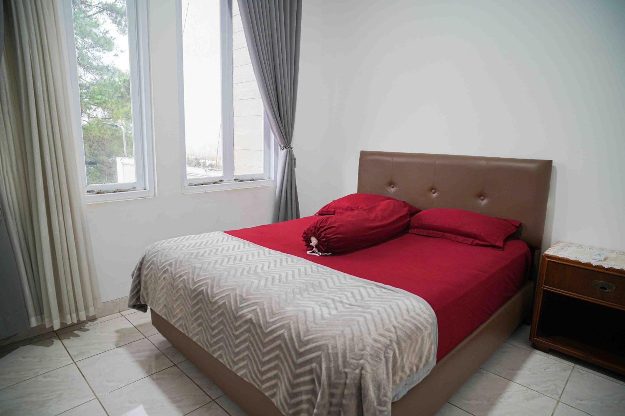 Schones Haus Private Pool & Netflix By Grorental Bandung Ngoại thất bức ảnh