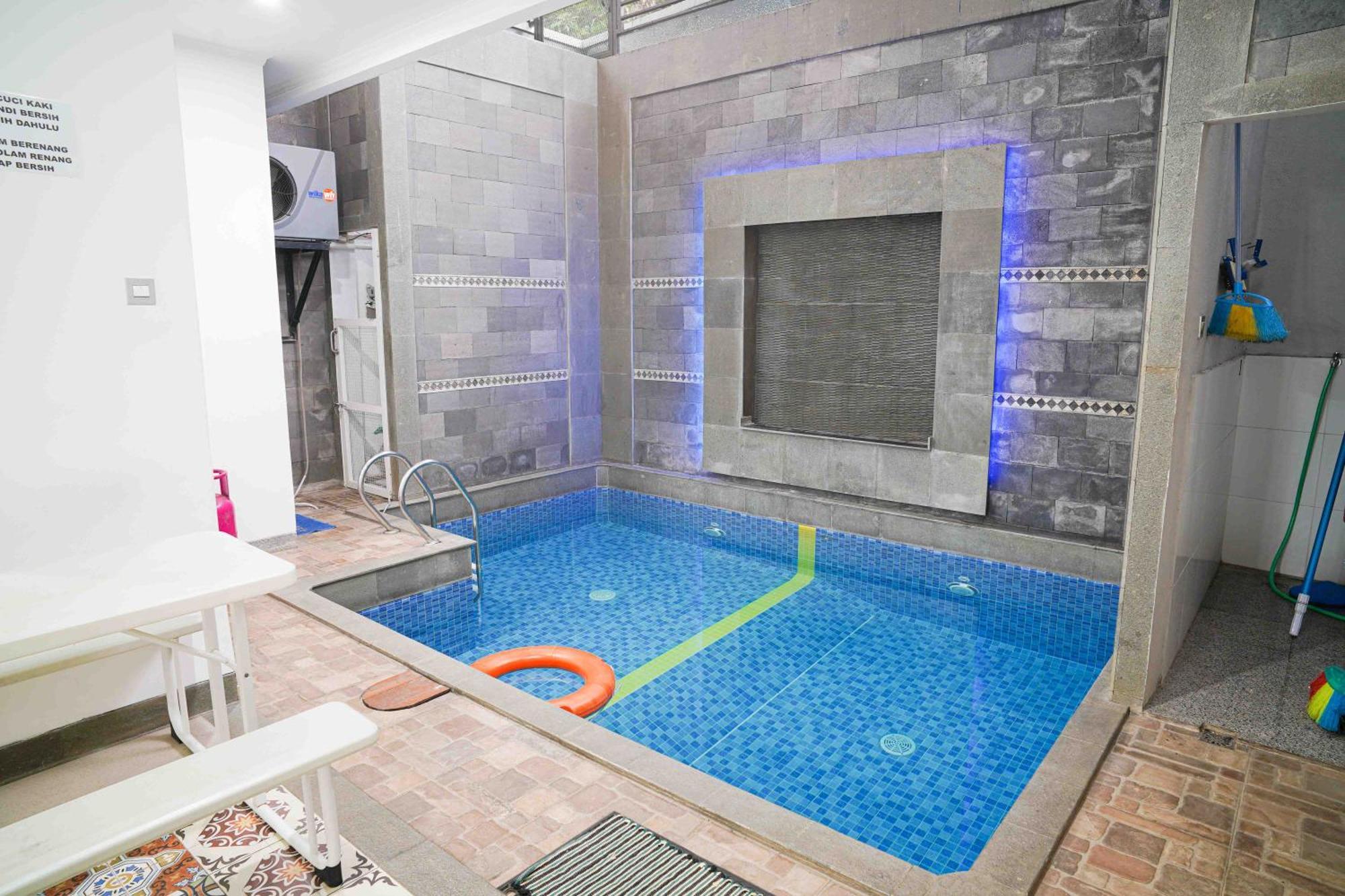 Schones Haus Private Pool & Netflix By Grorental Bandung Ngoại thất bức ảnh
