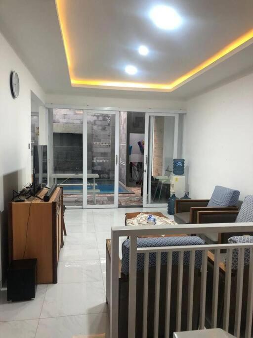 Schones Haus Private Pool & Netflix By Grorental Bandung Ngoại thất bức ảnh