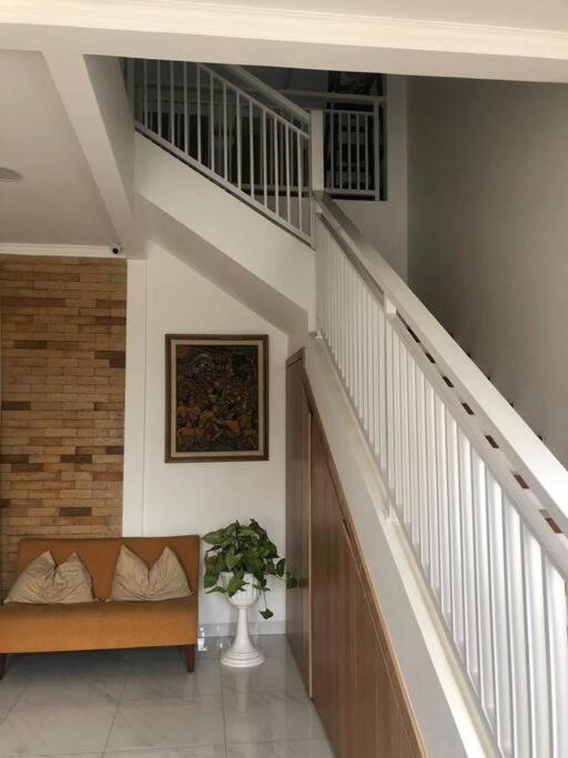 Schones Haus Private Pool & Netflix By Grorental Bandung Ngoại thất bức ảnh